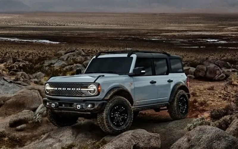 2021 White Ford Bronco